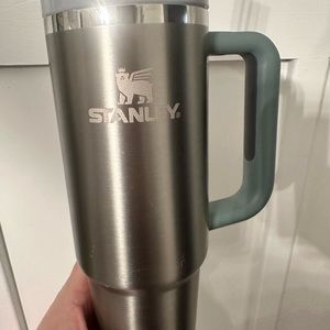 Stanley Quencher 40oz stainless steel